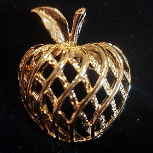 Gerry's Gold Tone Woven Apple Brooch